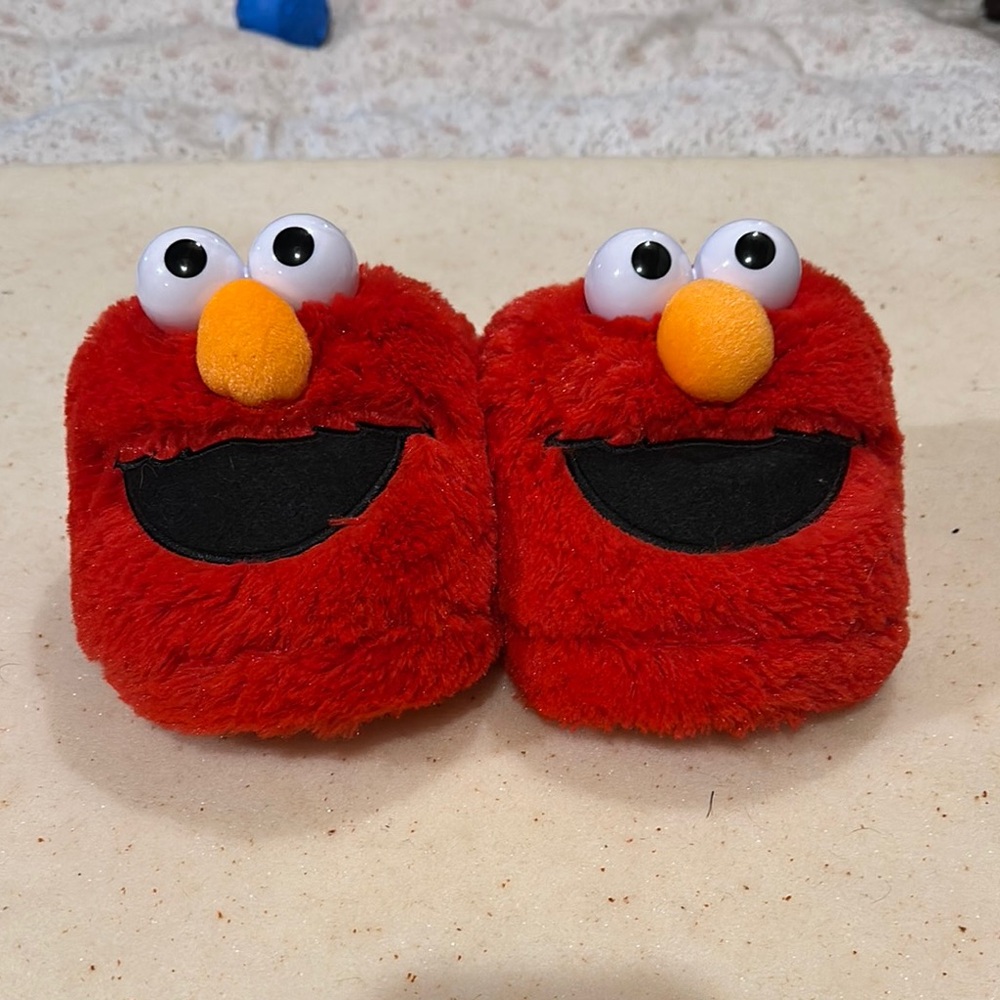 Sesame Street Elmo Red Fuzzy Slippers